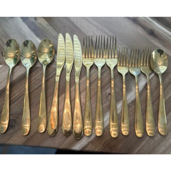 Cambridge Gold #21 3 Knives 3 Dinner 3 Salad‎ Forks 4 Dinner 1 Dessert Spoon Set - Picture 1 of 12